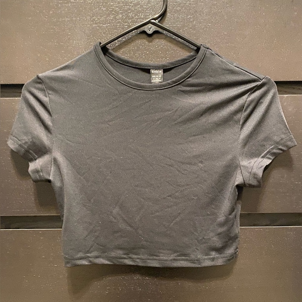 Black t-shirt crop top